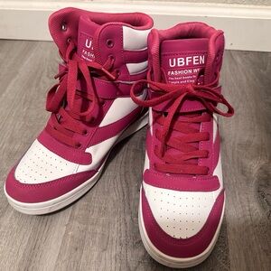Women's Basically brand new high tops💕 Pink & White